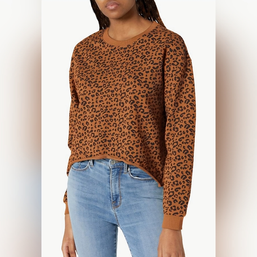BLANKNYC] Adulting Cheetah Cropped Crewneck Sweatshirt-Size Medium NWT🐆